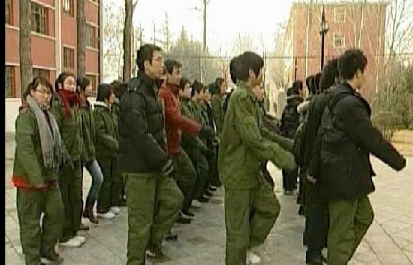 China prohibe el castigo físico para tratar la adicción a internet | Ver