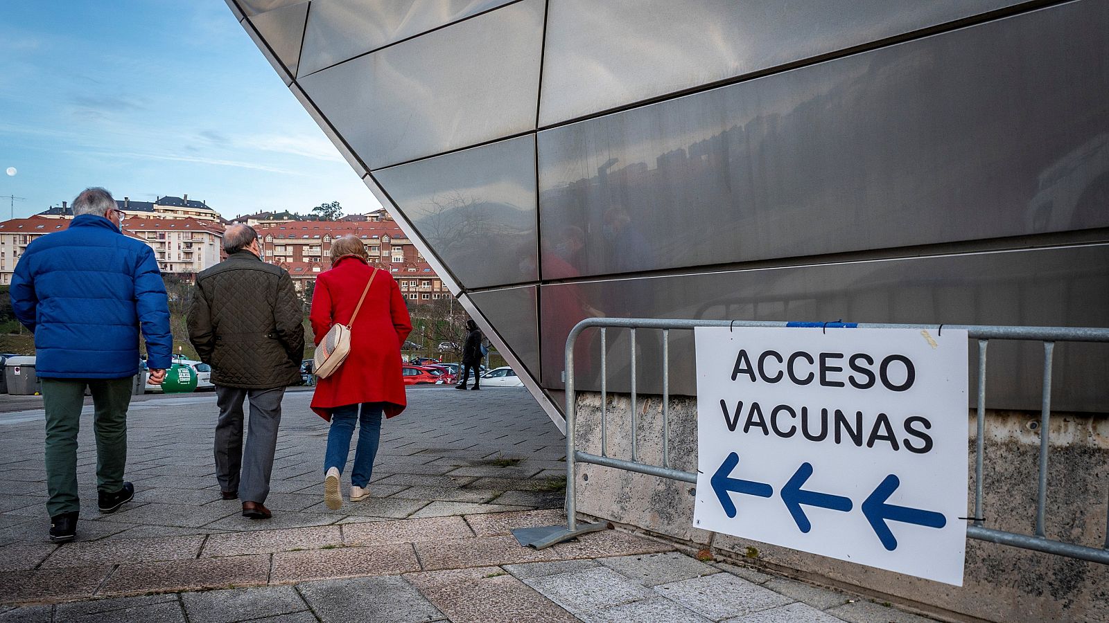 La primera vacuna contra el coronavirus cumple un año | Ver