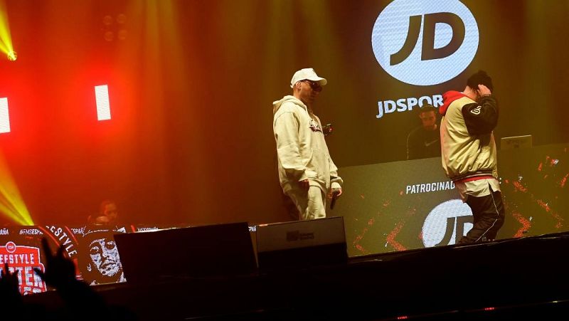 Tracy Sá abandera el mestizaje cultural con su rap | Ver