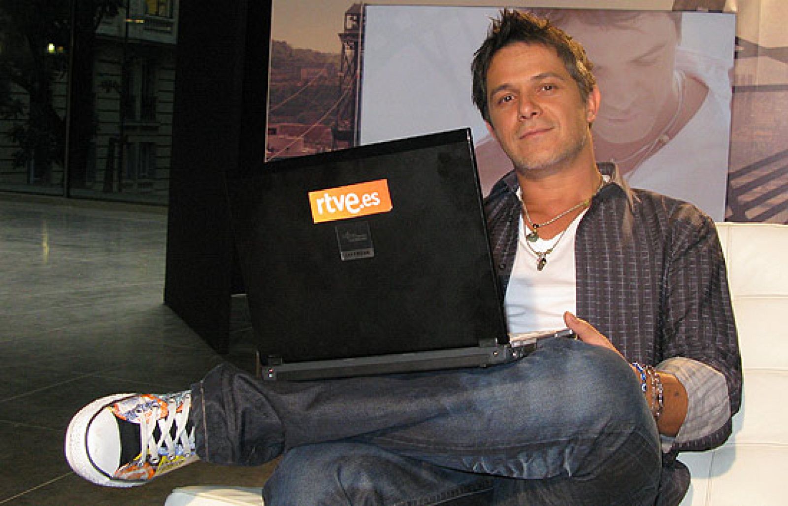 Encuentro digital con Alejandro Sanz: "Las canas no me las tapo"