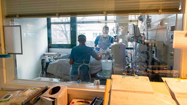 Telediario 1 - Prohibido discriminar a discapacitados en las UCI alemanas