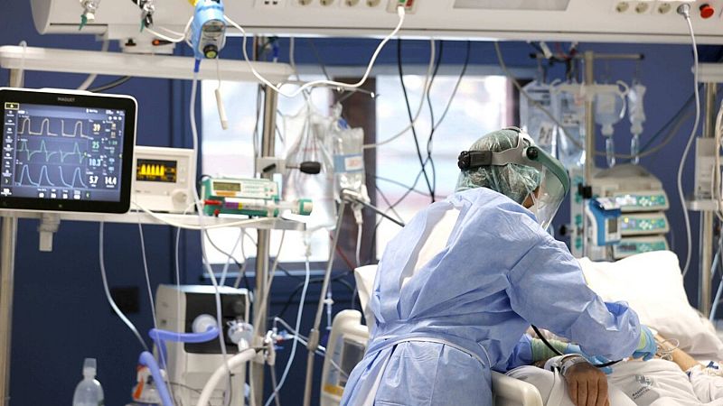 Dar un paseo en bicicleta desde la UCI: así utiliza un hospital la realidad virtual para pacientes COVID