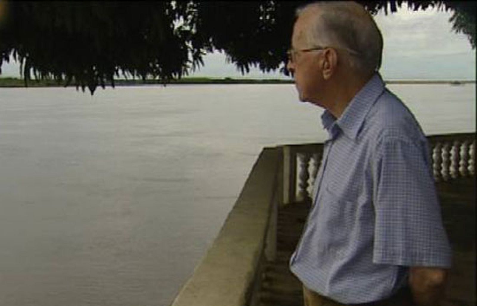 En portada - Nuevos esclavos, hambres viejas. Contraportada | Ver