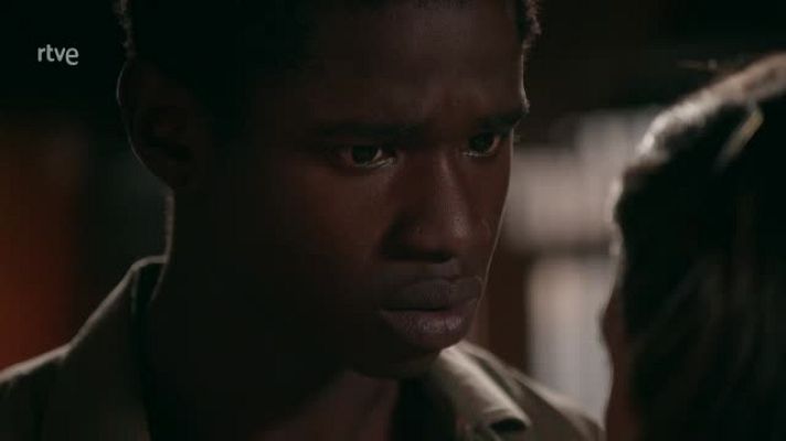 Dos vidas - Carmen y Kiros se acuestan