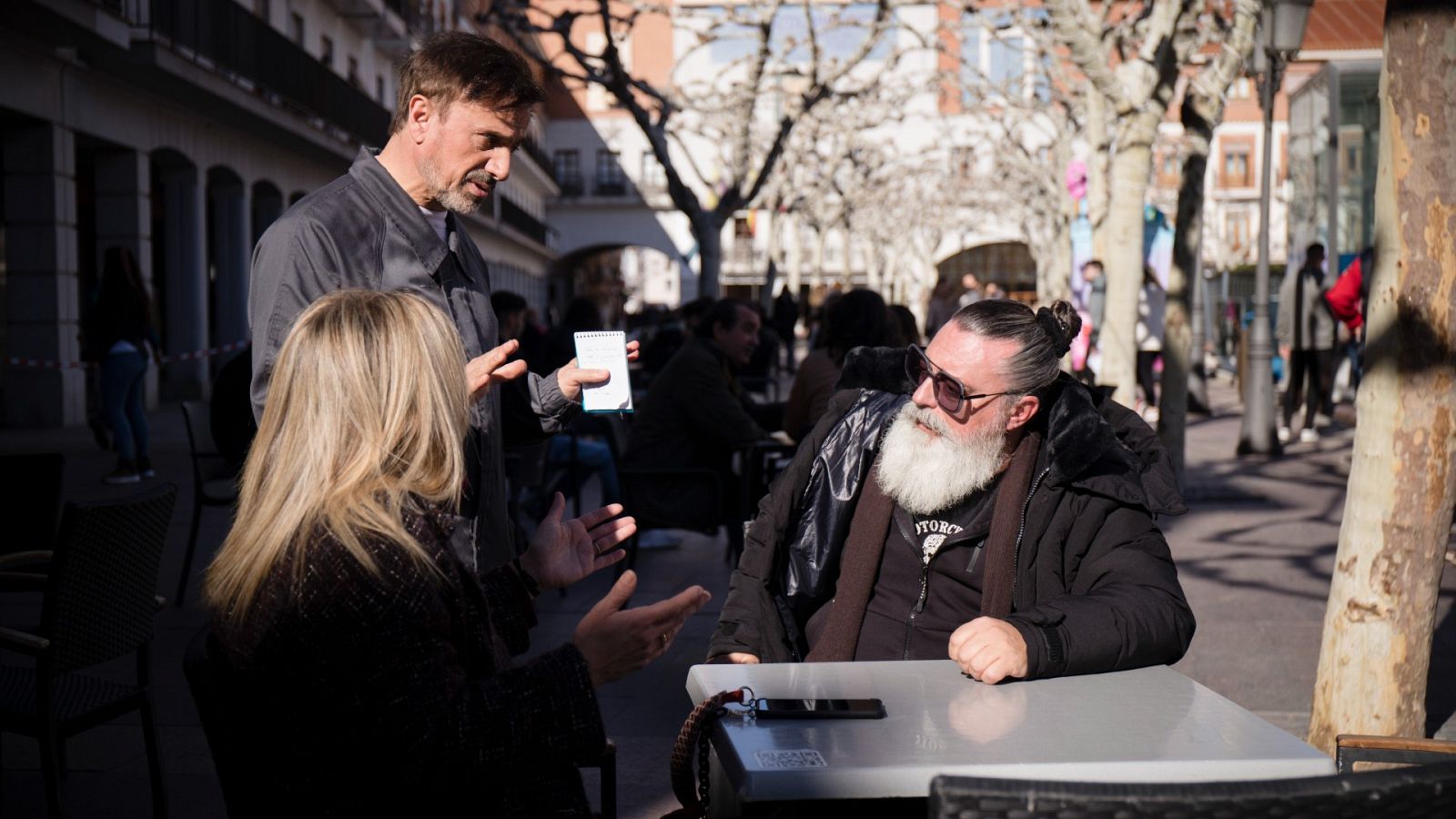 José Mota tiene esta Nochevieja una terraza... para su ferretería - Especiales Nochevieja con José Mota | Ver