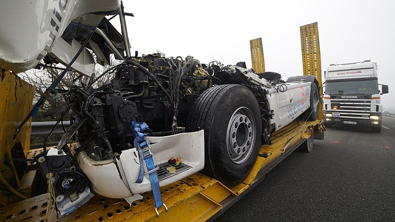 Mueren tres personas en un accidente múltiple en la AP-2 en Lleida
