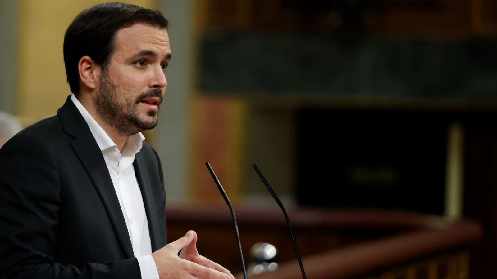 PP, Vox y Ciudadanos contra Garzón por sus críticas a las macrogranjas