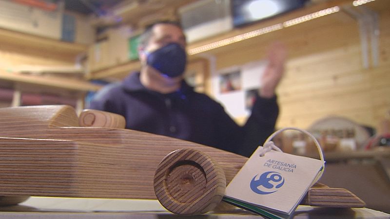 Artesán de xoguetes de madeira - Telexornal - Galicia | Ver