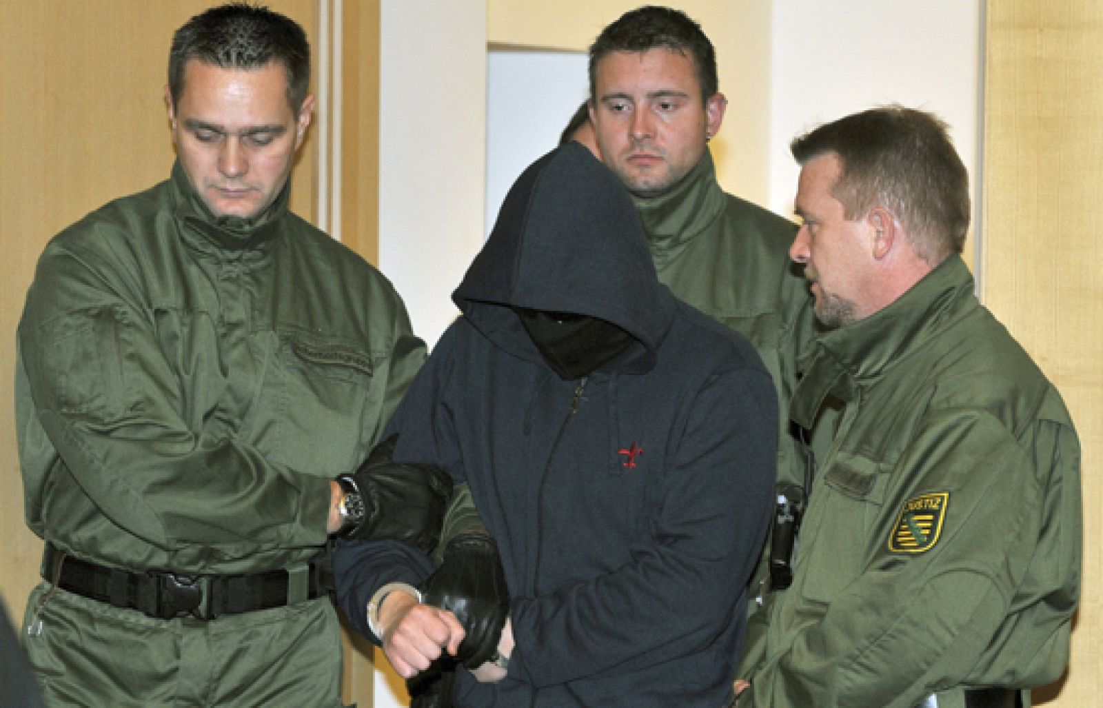 Cadena perpetua al asesino de una mujer de origen egipcio a la que apuñaló en unos juzgados | Ver