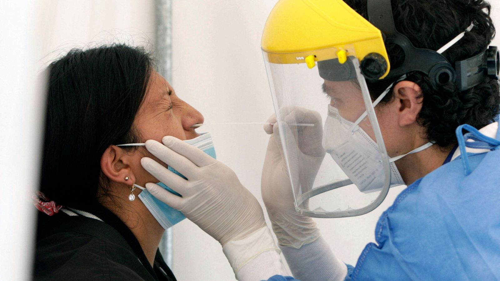 ¿Se dejará de contabilizar la pandemia caso por caso?