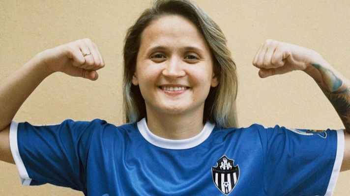 Telediario 1 - Amandinha, la mejor jugadora de fútbol sala, debuta con gol en España