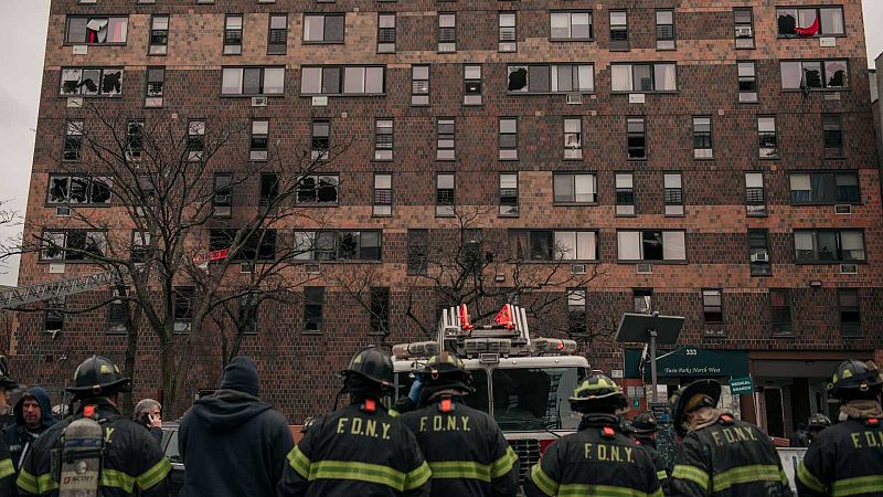 Mueren 19 personas en un incendio en Nueva York