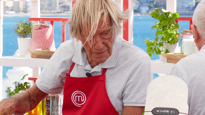 MasterChef Abuelos - Andrés, el Julio Iglesias de las cocinas de MasterChef