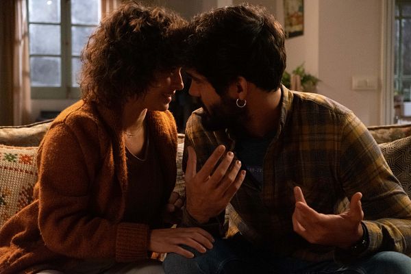 Dos vidas - Elena y Tirso se besan