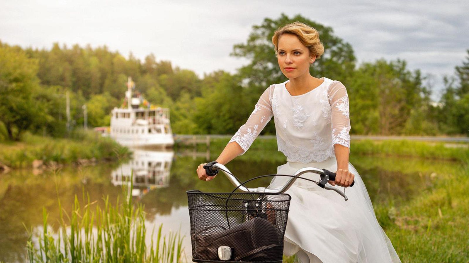 Sesión de tarde - La novia del canal - Ver ahora