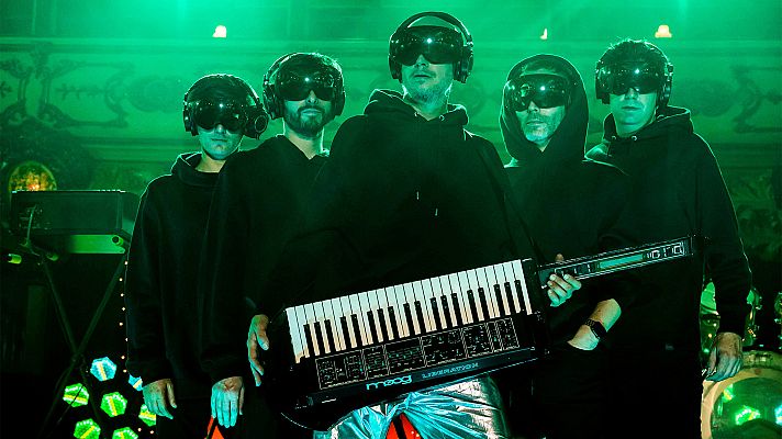 Cachitos de hierro y cromo - La casa azul - La revolución sexual (Santa Raffaella, 2021)