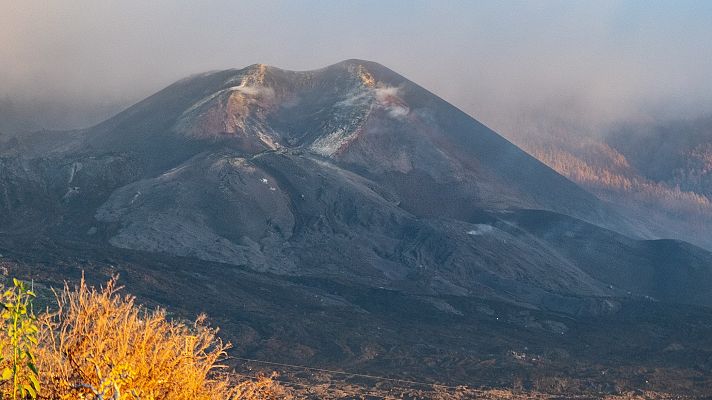Telediario 1 - Instalan cámaras en la zona de exclusión del volcán de La Palma para evitar intrusos