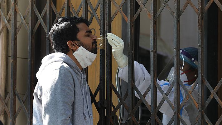 Telediario 2 - La India registra casi 200.000 nuevos casos de coronavirus en las últimas 24 horas
