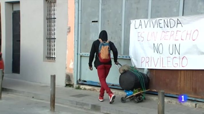 L'Informatiu - Es Mossos han intervingut per fer efectiva l'ordre de desnonament de la nau ocupada