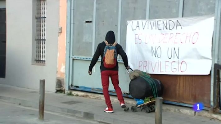 L'Informatiu - Es Mossos han intervingut per fer efectiva l'ordre de desnonament de la nau ocupada