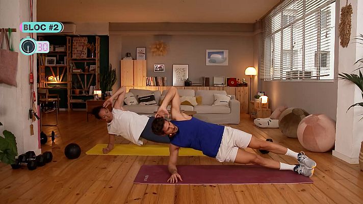 FitMés - Cesc Escolà i Laia Palau entrenen abdominals