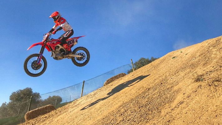 Telediario 1 - Marc Márquez supera sus problemas de visión y vuelve a subirse a una moto