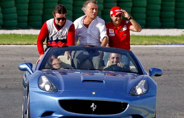  - Alonso, de paseo en un Ferrari