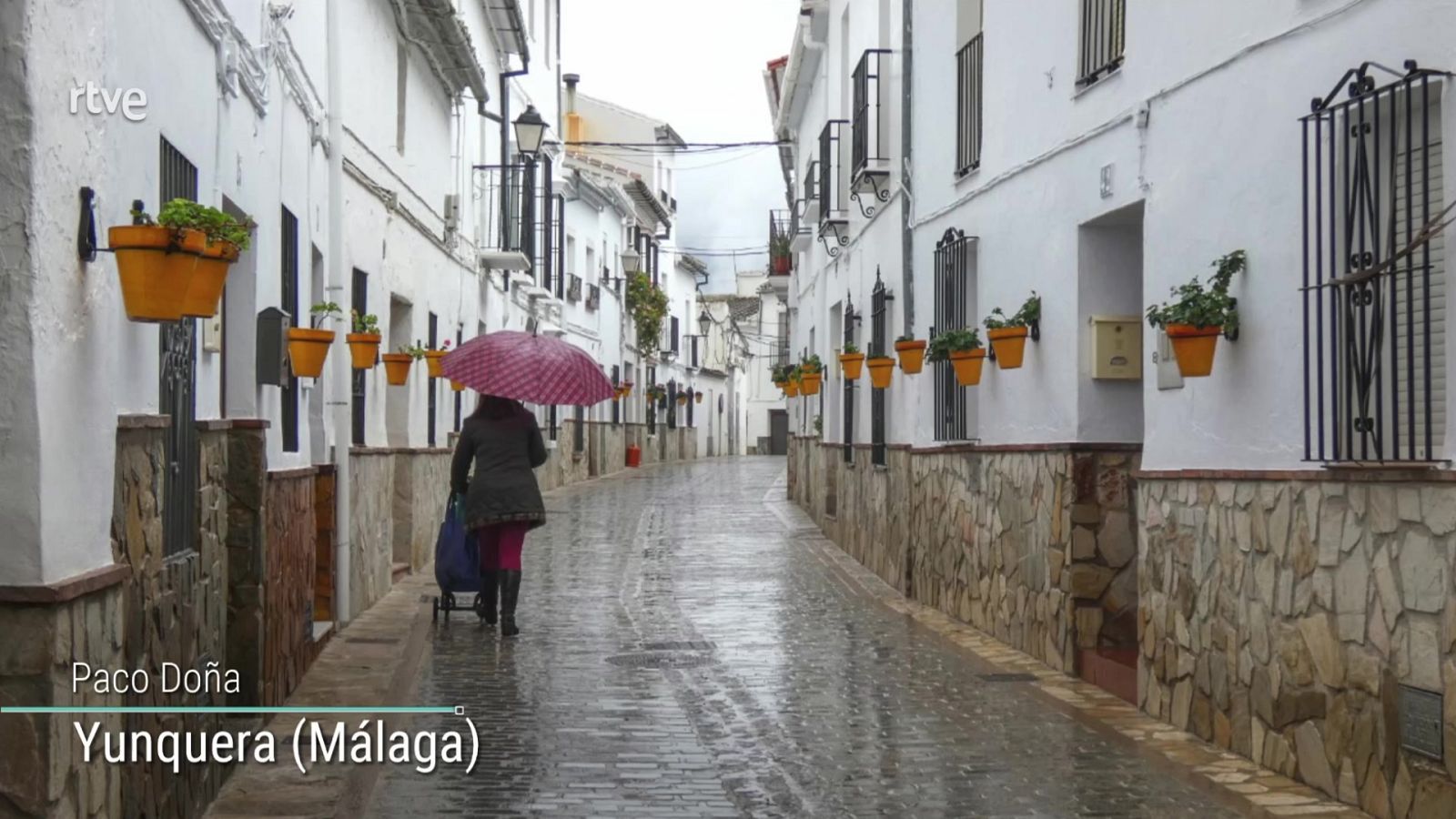 Tiempo anticiclónico en buena parte del país. Calima en Canarias. Levante fuerte en el área del Estrecho - ver ahora
