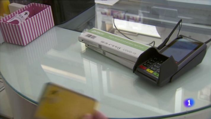 Telediario Fin de Semana - ¿Pagarse un test de antígenos o la comida?