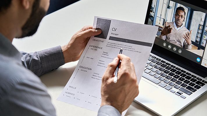 Aquí hay trabajo - 10 claves para superar una videoentrevista