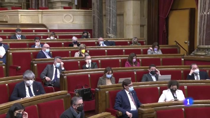 L'Informatiu - La polèmica de les llicències per edat trenca la confiança a la Mesa del Parlament