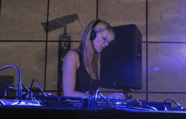  - Marie Anne Hobbs en HyperSounds