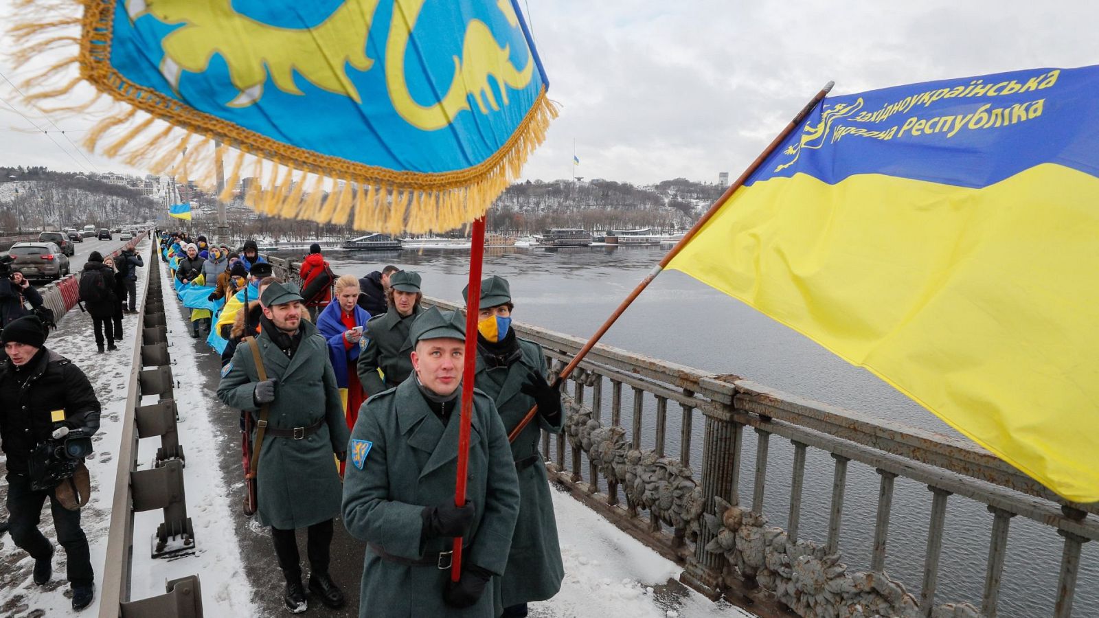 Reino Unido acusa a Rusia de querer instalar en Ucrania un líder prorruso - Informativo 24h | Ver