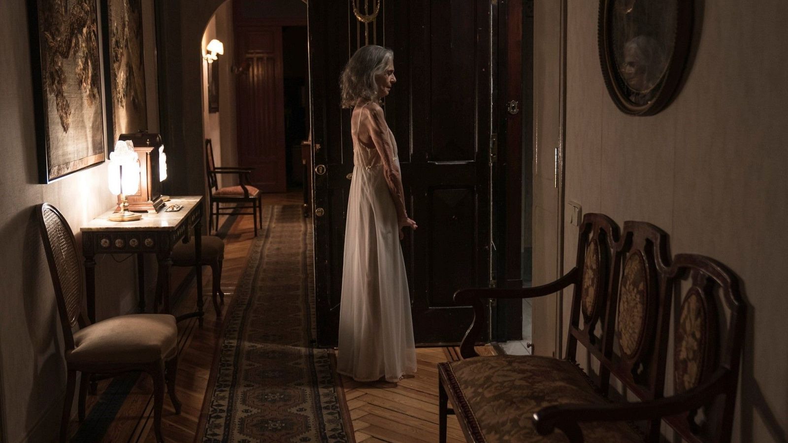 Paco Plaza vuelve al terror con 'La abuela', que se estrena este viernes en los cines | Ver