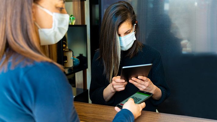 L'Informatiu - La sisena onada de la pandèmia comença a mostrar una certa desacceleració