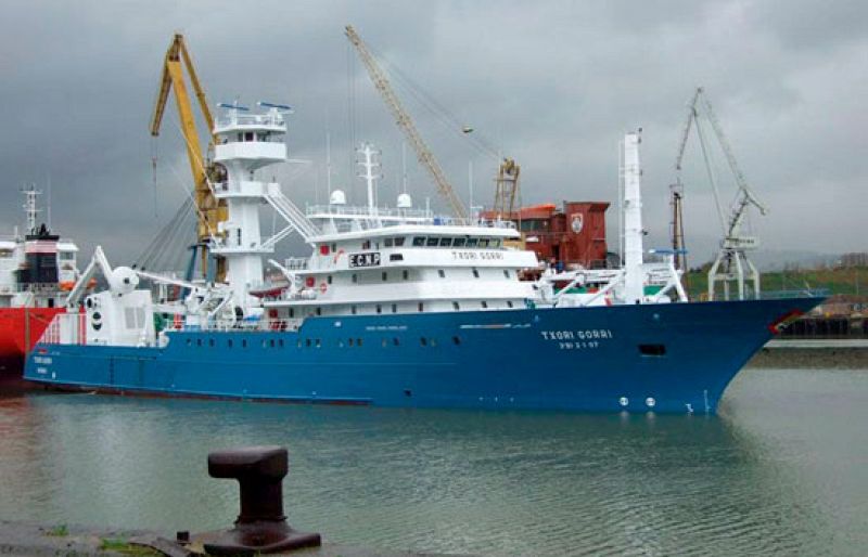 El atunero vasco Txori Gorri escapa de lo que parecía un nuevo intento de secuestro | Ver