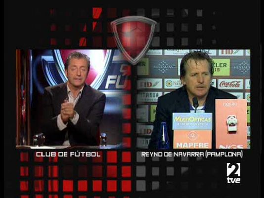  - Schuster muestra su alegría por el título de Liga