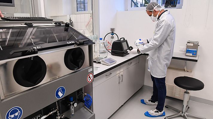 Telediario 2 - España, a la cola en la inversión en I+D: ¿cómo es la financiación científica en otros países?