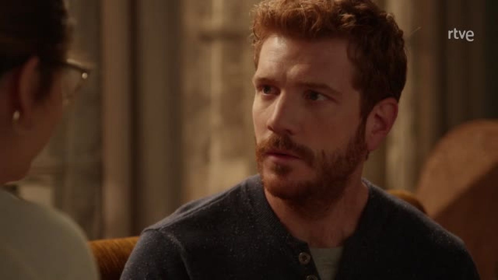 Julia le da el sí quiero a Leo