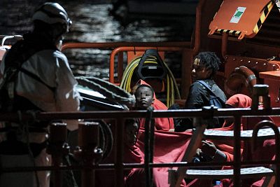 Se triplica la llegada de mujeres y nios por la ruta canaria | Ver