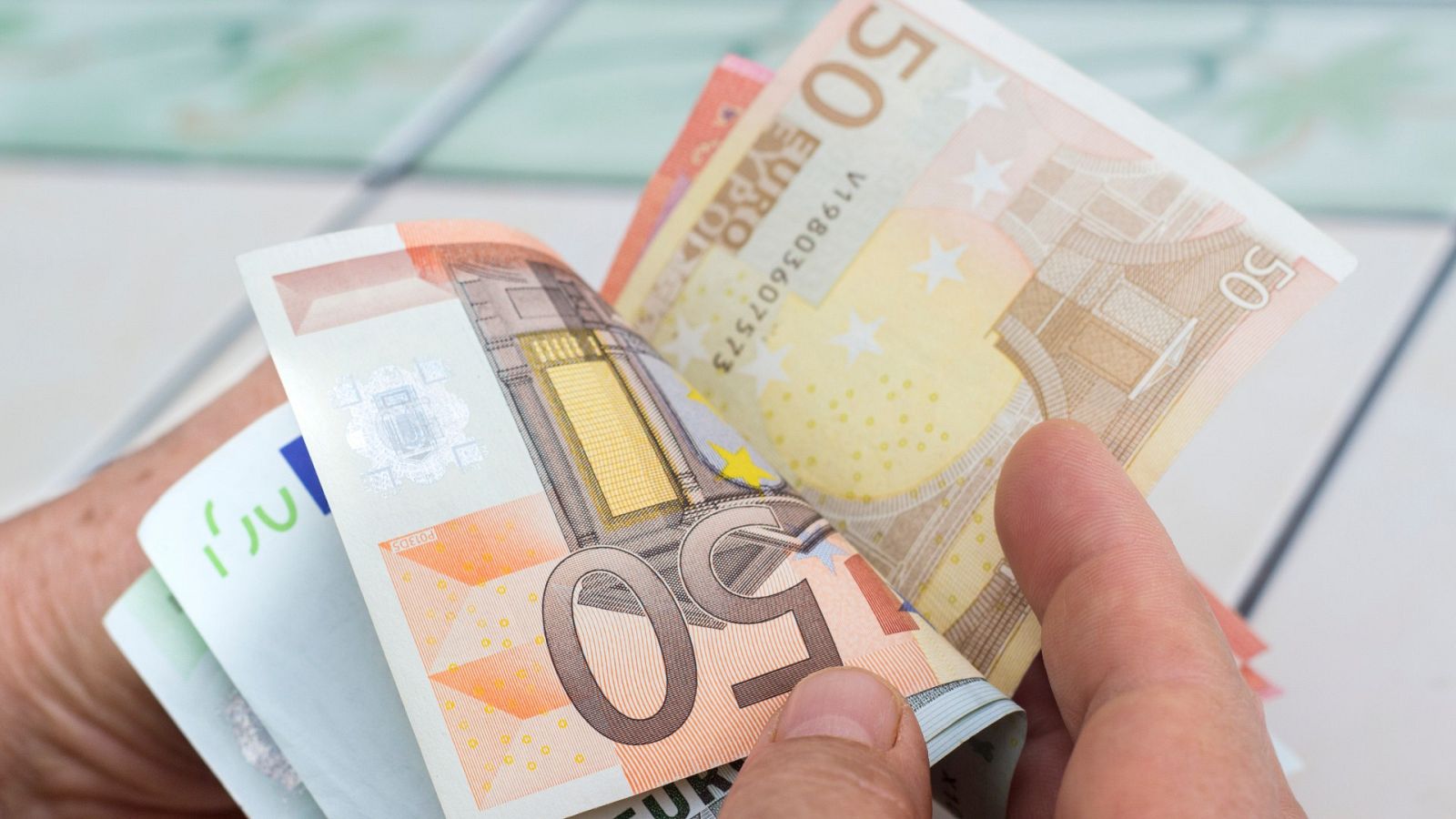 Correos Cash, dinero en efectivo en la puerta de casa