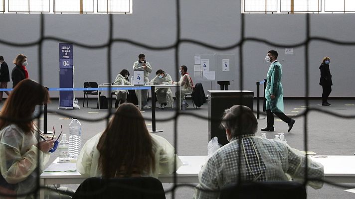 Telediario Fin de Semana - Portugal celebra elecciones anticipadas con récord de contagios y más de un millón de confinados