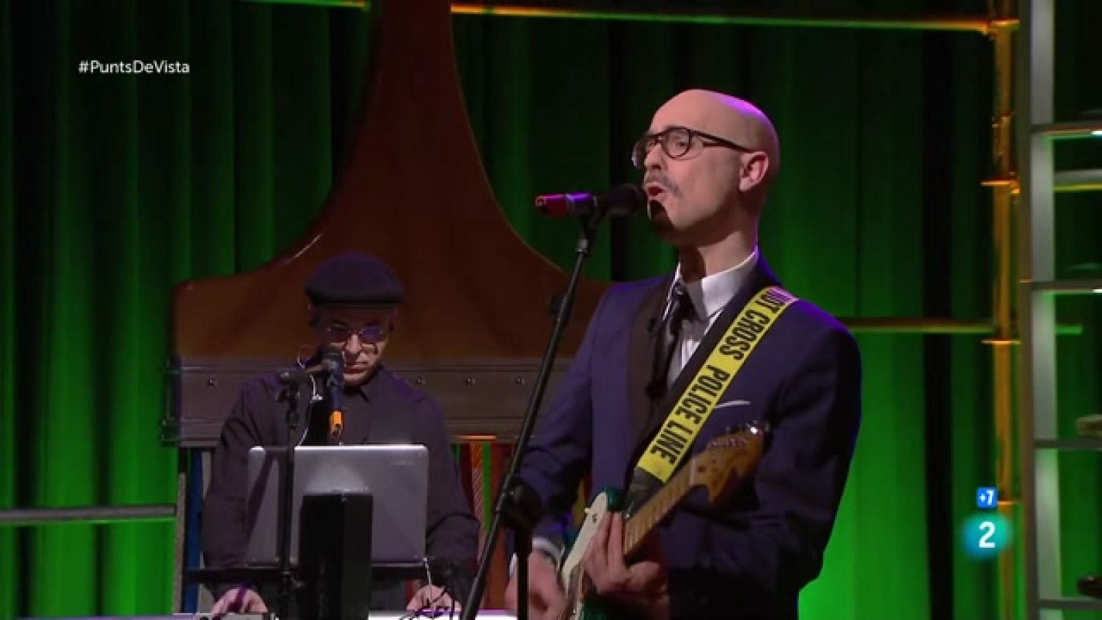 Punts de vista - Alf interpreta en directe 'Tú y yo, yo y tú' - Veure ara