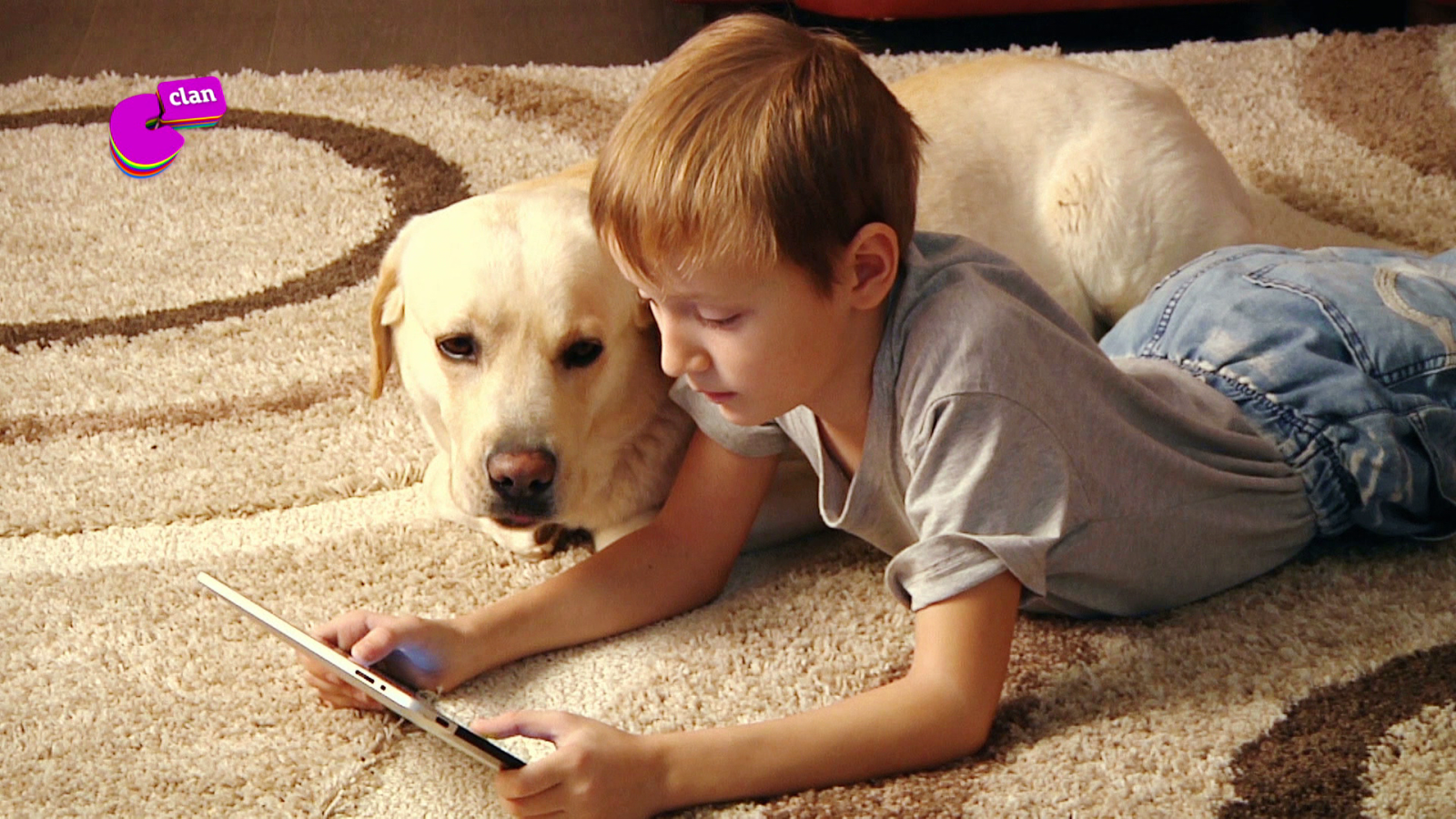 CAMPAÑA 'INTERNET SEGURA' - Amigos reales, no virftuales - El mes de... | Ver