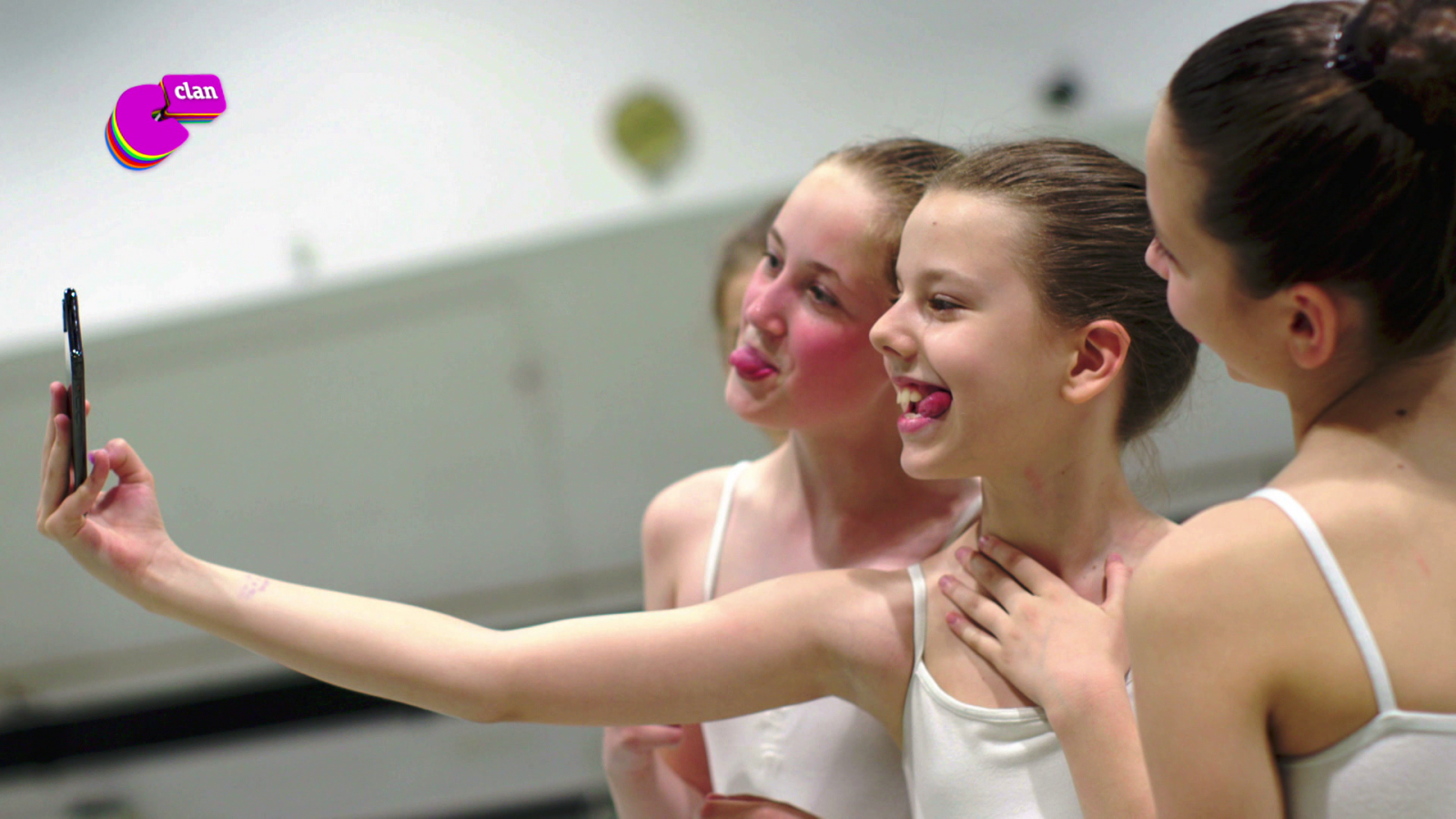 CAMPAÑA 'INTERNET SEGURA' - En las redes, sé como tú eres - El mes de... | Ver