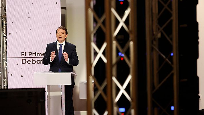 Especiales informativos - Tudanca acusa al PP de "devaluar" la educación pública durante 30 años y Mañueco rebate: "Tenemos la mejor educación"