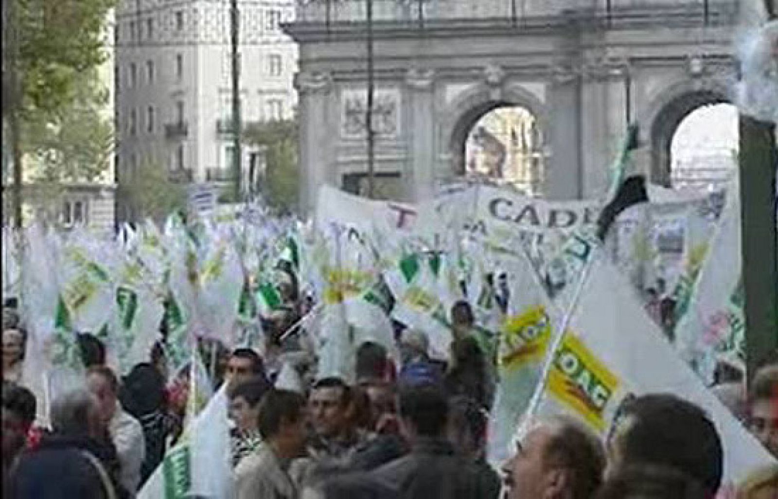 Miles de ganaderos y agricultores se han manifestado en el centro de Madrid | Ver