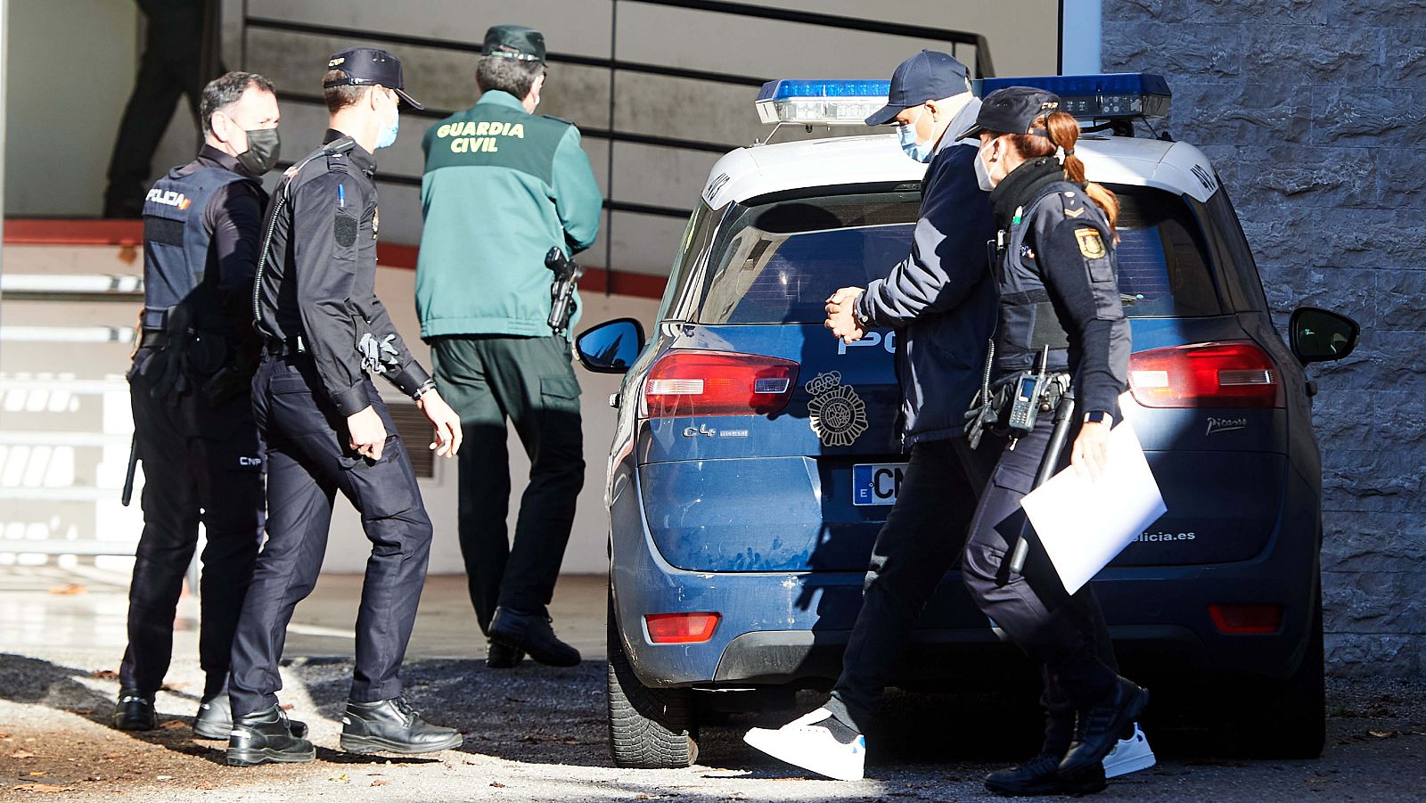 Comparece ante el juez el presunto autor de la muerte de una mujer y su bebé en Cantabria | Ver