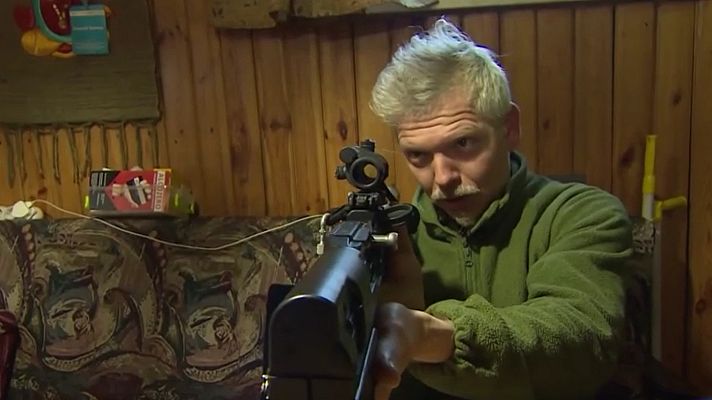 Telediario 2 - Los ucranianos que se arman ante la amenaza de invasión rusa