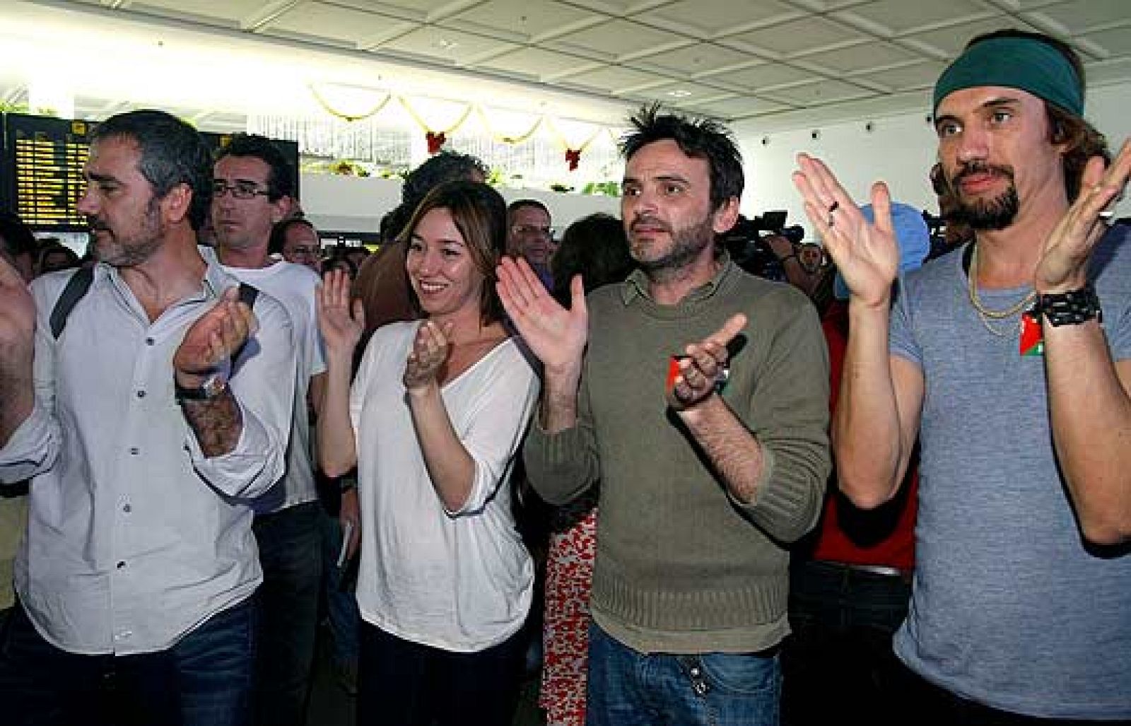 Artistas como Macaco apoyan a Haidar en su huelga de hambre | Ver